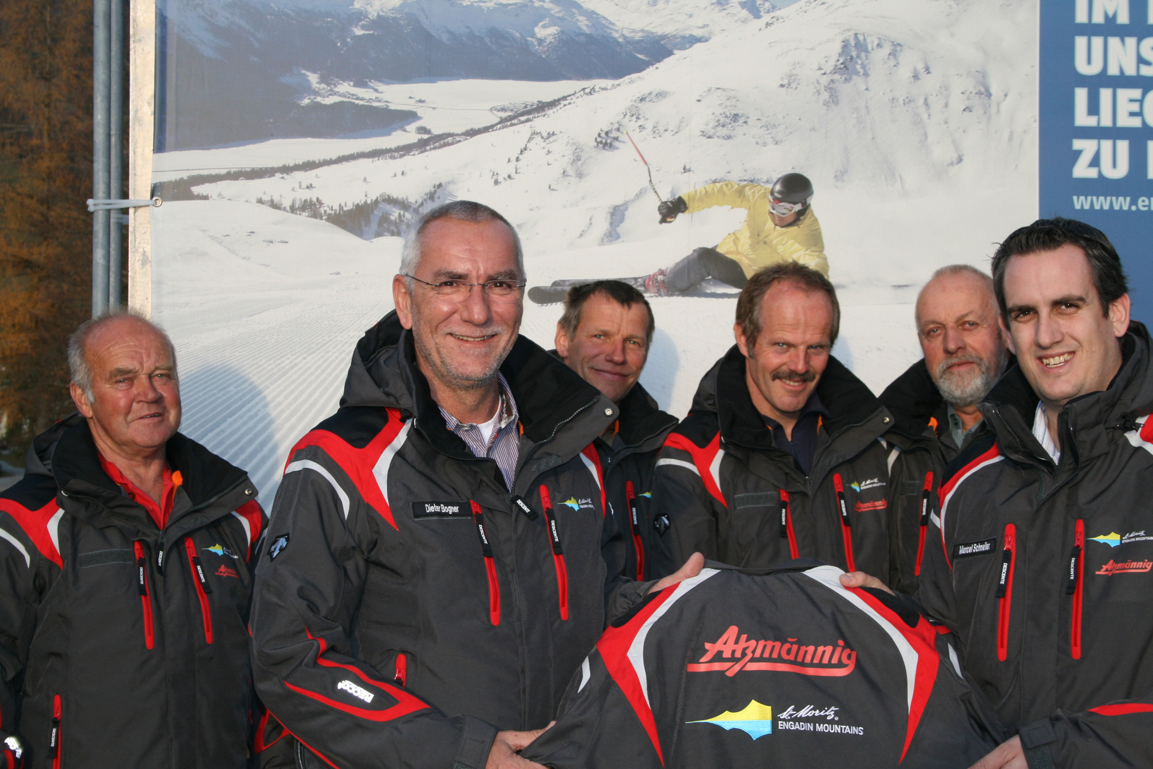 Hermann Blöchlinger, Dieter Bogner (Marketingleiter der BEST AG), Werner Blöchlinger, Köbi Fischbacher, Sepp Hofmann, Marcel Schneller (Geschäftsführer der Sportbahnen Atzmännig AG), (v.l.n.r.)