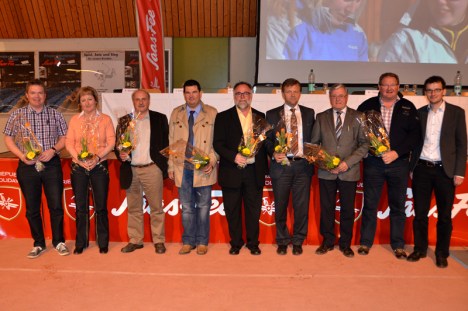 Der neue Vorstand mit Jochen Bumann, Benita Hischier, Arthur Kummer, Fabian Zurbriggen, Christoph Gysel, Bruno Ruppen, Ambros Bumann, Jean-Pierre Kalbermatten und Pascal Schär(von links nach rechts):